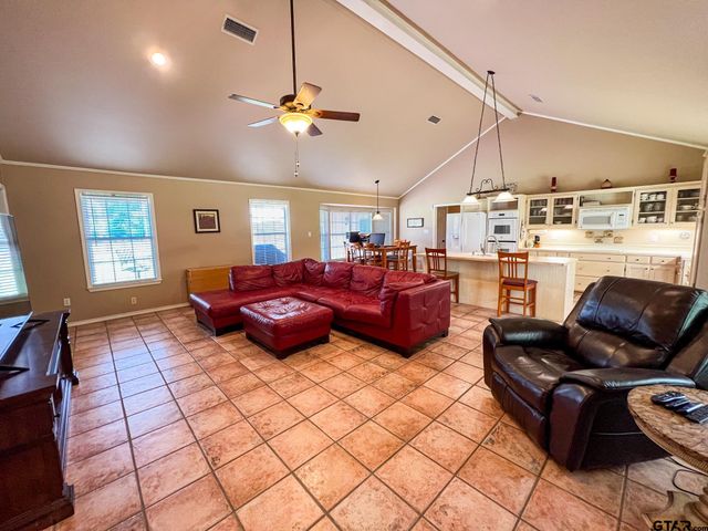 1007 NE CR 2010, Mt Vernon, TX 75457