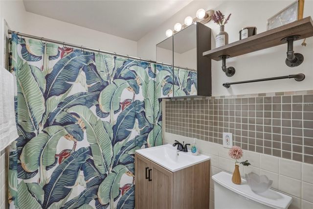 220 45TH AVENUE S, St Petersburg, FL 33705