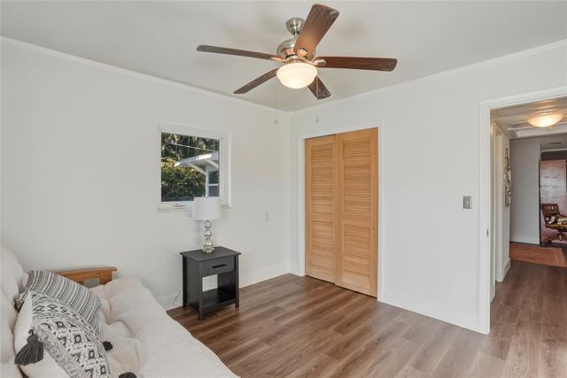 220 45TH AVENUE S, St Petersburg, FL 33705