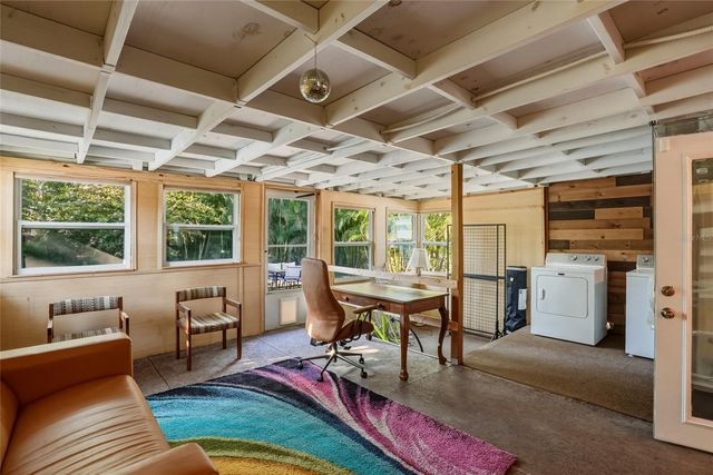 220 45TH AVENUE S, St Petersburg, FL 33705