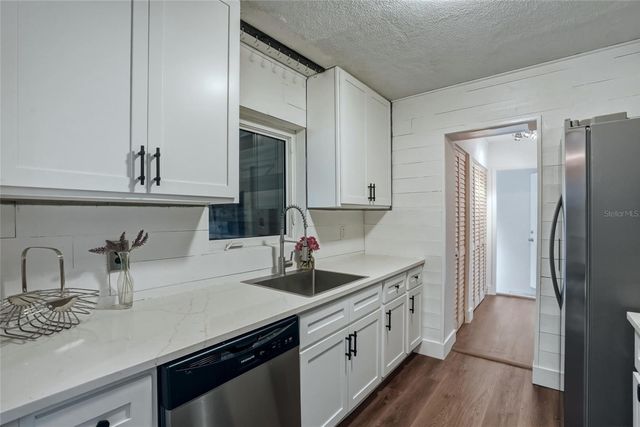 220 45TH AVENUE S, St Petersburg, FL 33705