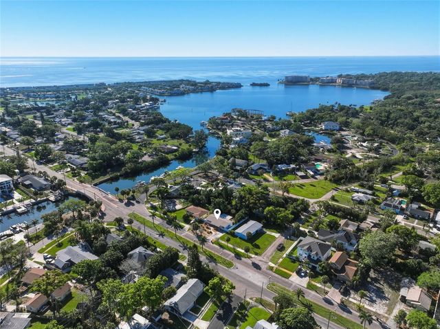 220 45TH AVENUE S, St Petersburg, FL 33705