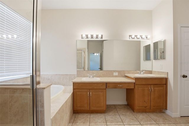 5917 WEDGEFIELD DRIVE, Zephyrhills, FL 33541