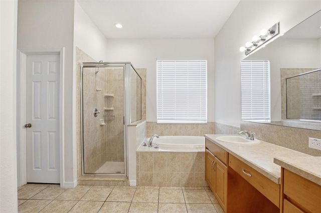 5917 WEDGEFIELD DRIVE, Zephyrhills, FL 33541