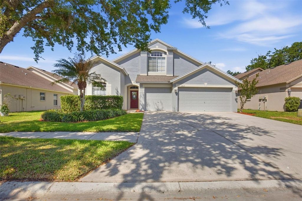 Image 1 of property listing at 5917 WEDGEFIELD DRIVE, Zephyrhills, FL 33541