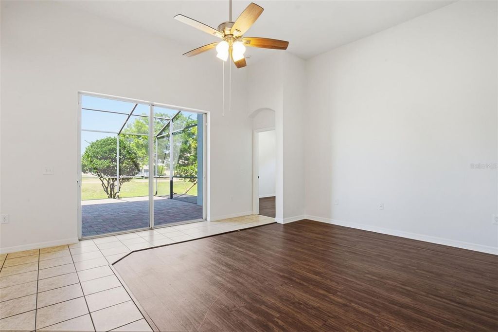 Image 11 of property listing at 5917 WEDGEFIELD DRIVE, Zephyrhills, FL 33541