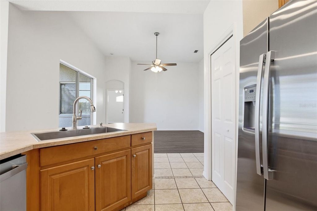 Image 15 of property listing at 5917 WEDGEFIELD DRIVE, Zephyrhills, FL 33541