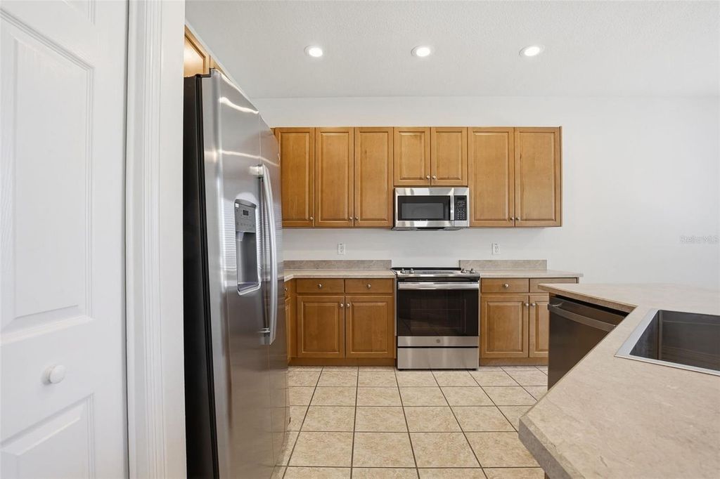 Image 16 of property listing at 5917 WEDGEFIELD DRIVE, Zephyrhills, FL 33541