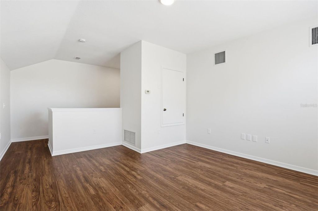 Image 33 of property listing at 5917 WEDGEFIELD DRIVE, Zephyrhills, FL 33541