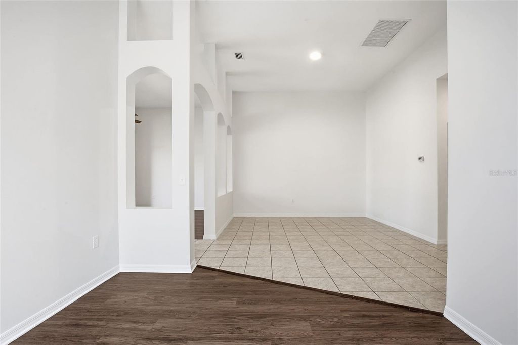 Image 6 of property listing at 5917 WEDGEFIELD DRIVE, Zephyrhills, FL 33541