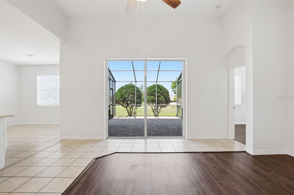 Image 7 of property listing at 5917 WEDGEFIELD DRIVE, Zephyrhills, FL 33541