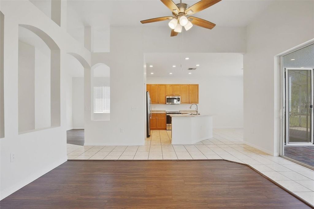 Image 8 of property listing at 5917 WEDGEFIELD DRIVE, Zephyrhills, FL 33541