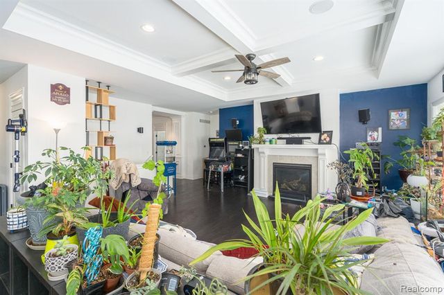 14664 Hannebauer Court, Sterling Heights, MI 48313