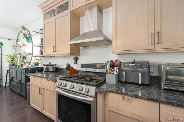 14664 Hannebauer Court, Sterling Heights, MI 48313