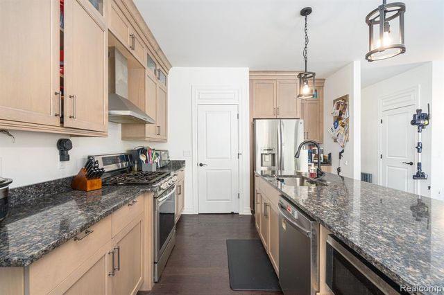 14664 Hannebauer Court, Sterling Heights, MI 48313