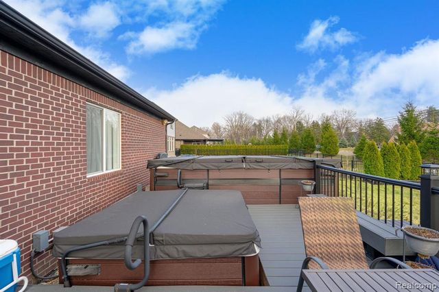 14664 Hannebauer Court, Sterling Heights, MI 48313