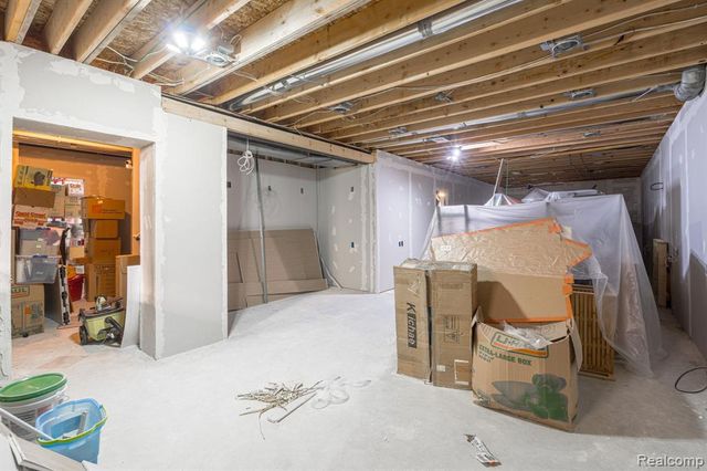 14664 Hannebauer Court, Sterling Heights, MI 48313