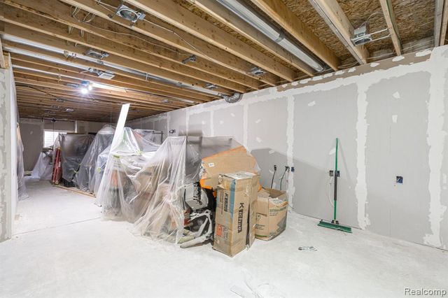 14664 Hannebauer Court, Sterling Heights, MI 48313