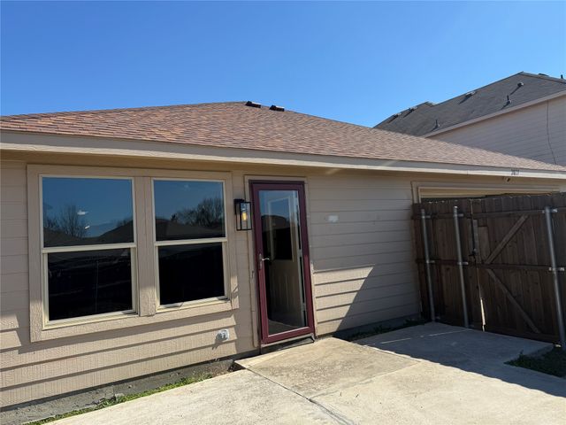 2027 Fair Weather Drive, Lancaster, TX 75146