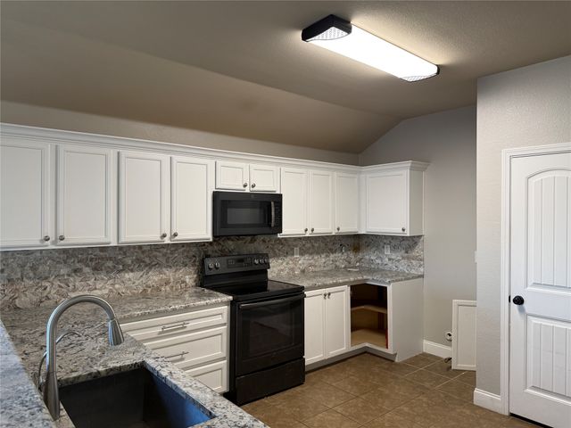 2027 Fair Weather Drive, Lancaster, TX 75146