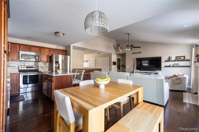 9054 Rock Harbor Drive, Newport, MI 48166