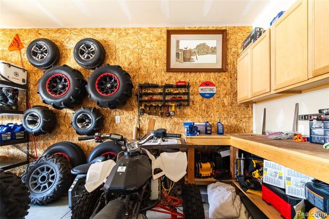 9054 Rock Harbor Drive, Newport, MI 48166