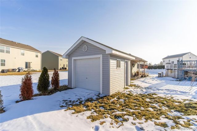 9054 Rock Harbor Drive, Newport, MI 48166