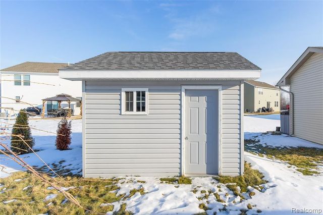 9054 Rock Harbor Drive, Newport, MI 48166