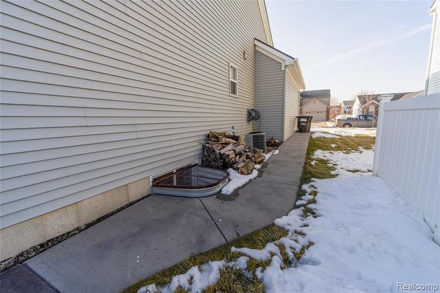 9054 Rock Harbor Drive, Newport, MI 48166