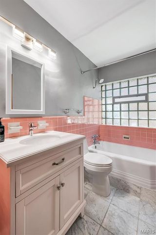 6600 Devonshire Avenue 9, St Louis, MO 63109