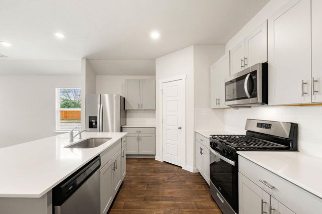 345 Merriman RD, San Marcos, TX 78666