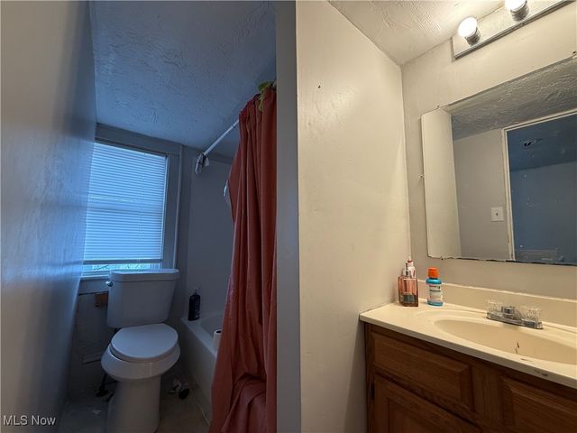 970 Mercer Avenue, Akron, OH 44320