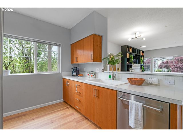 10834 Ne HOLLY St 204, Hillsboro, OR 97006