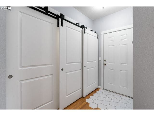 10834 Ne HOLLY St 204, Hillsboro, OR 97006