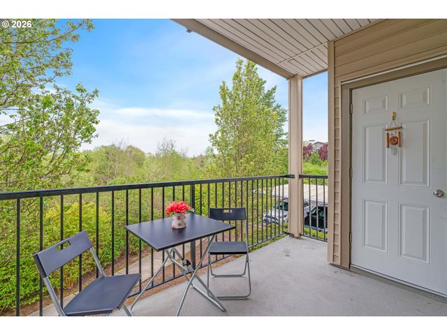 10834 Ne HOLLY St 204, Hillsboro, OR 97006