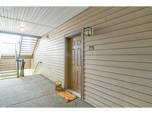 10834 Ne HOLLY St 204, Hillsboro, OR 97006