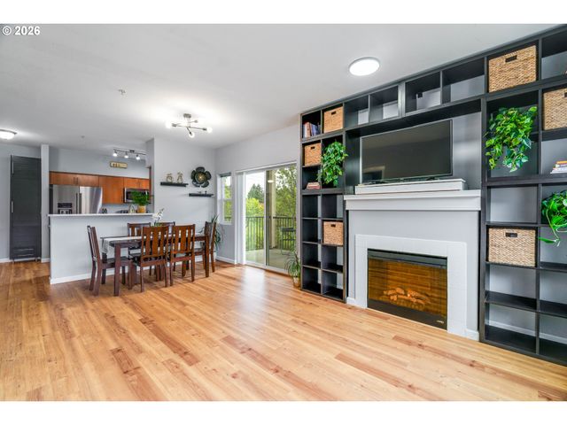 10834 Ne HOLLY St 204, Hillsboro, OR 97006