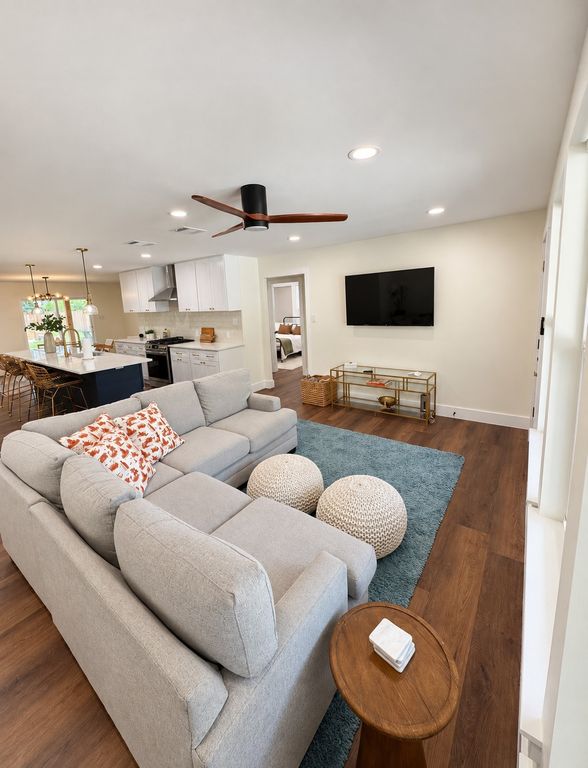 129 S Roberts Cut Off Road, Fort Worth, TX 76114 — photo 2