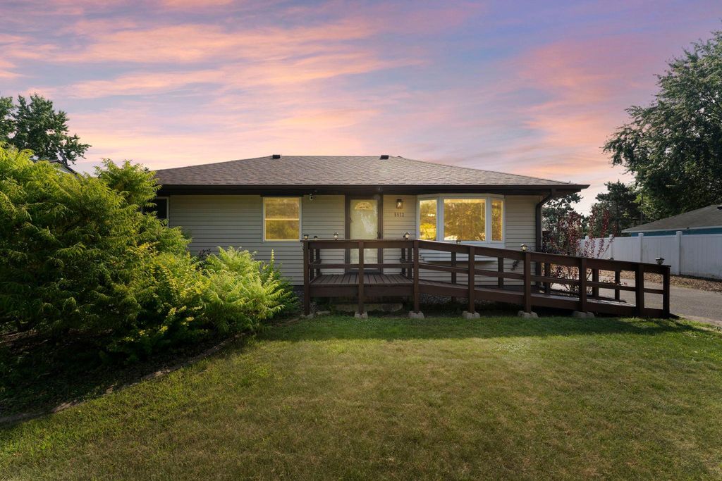 5572 Aldine Street, Shoreview, MN 55126