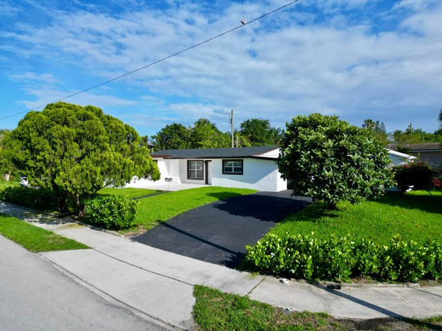1319 Crest Drive, Lake Worth Beach, FL 33461