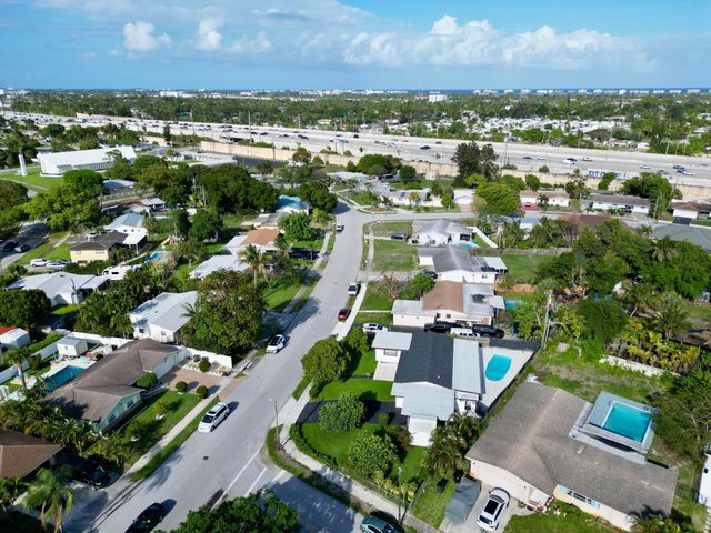 1319 Crest Drive, Lake Worth Beach, FL 33461