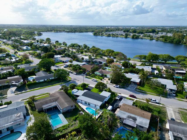 1319 Crest Drive, Lake Worth Beach, FL 33461