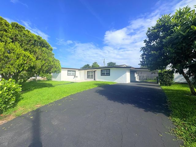 1319 Crest Drive, Lake Worth Beach, FL 33461