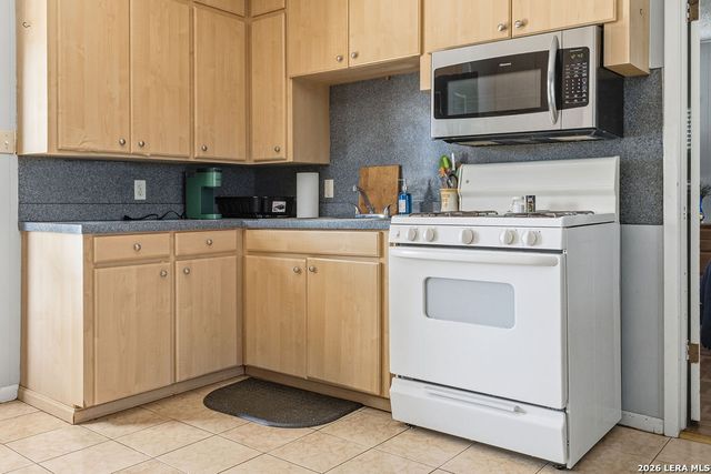 1117 Standish, Floresville, TX 78114