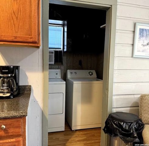 1117 Standish, Floresville, TX 78114