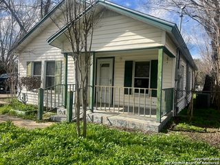 1117 Standish, Floresville, TX 78114