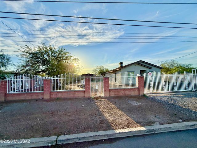 6227 S Southland Boulevard, Tucson, AZ 85706