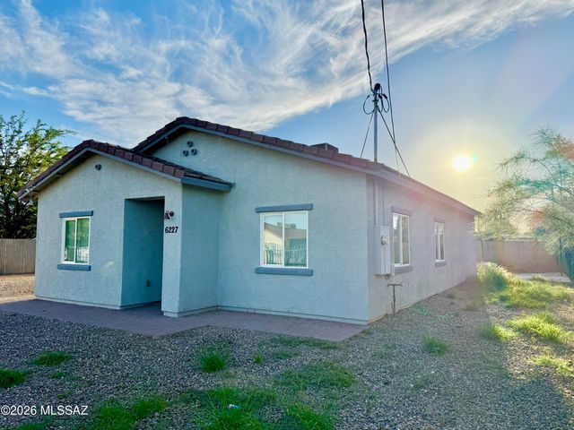 6227 S Southland Boulevard, Tucson, AZ 85706