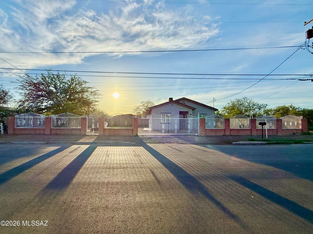 6227 S Southland Boulevard, Tucson, AZ 85706