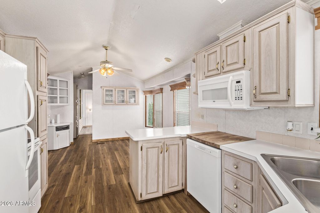 Image 16 of property listing at 7750 E BROADWAY Road 843, Mesa, AZ 85208